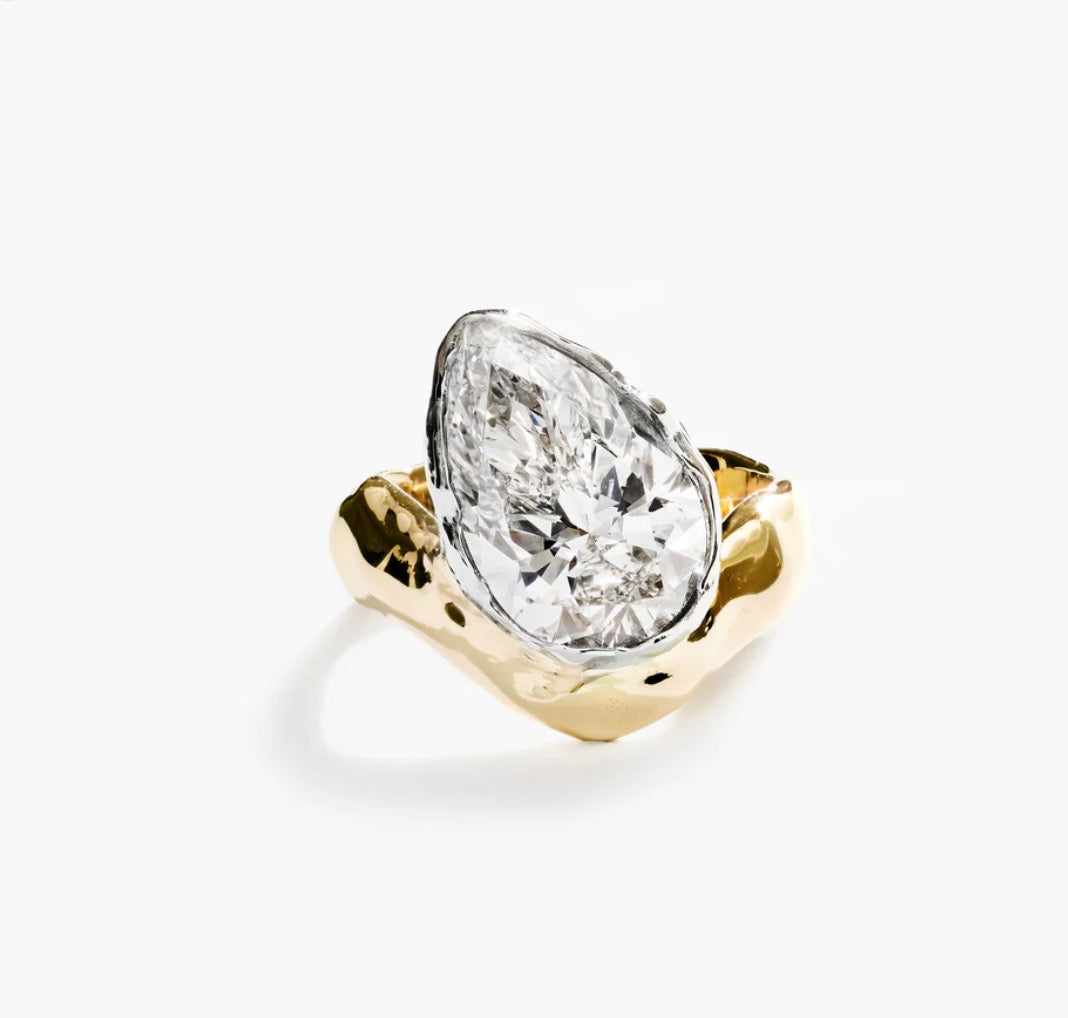 18K 4.01ct Pear Diamond Ring