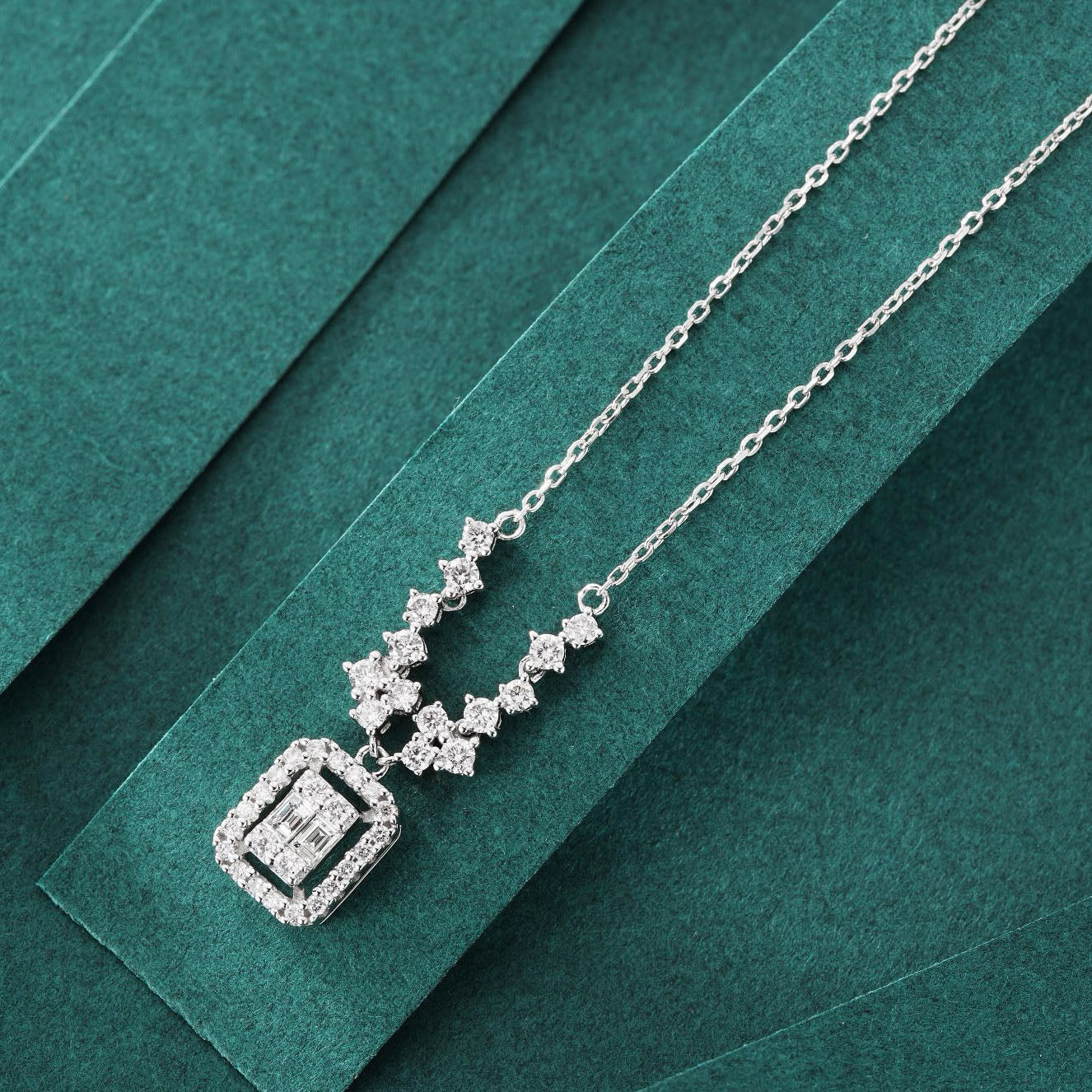 Round Diamond Necklace