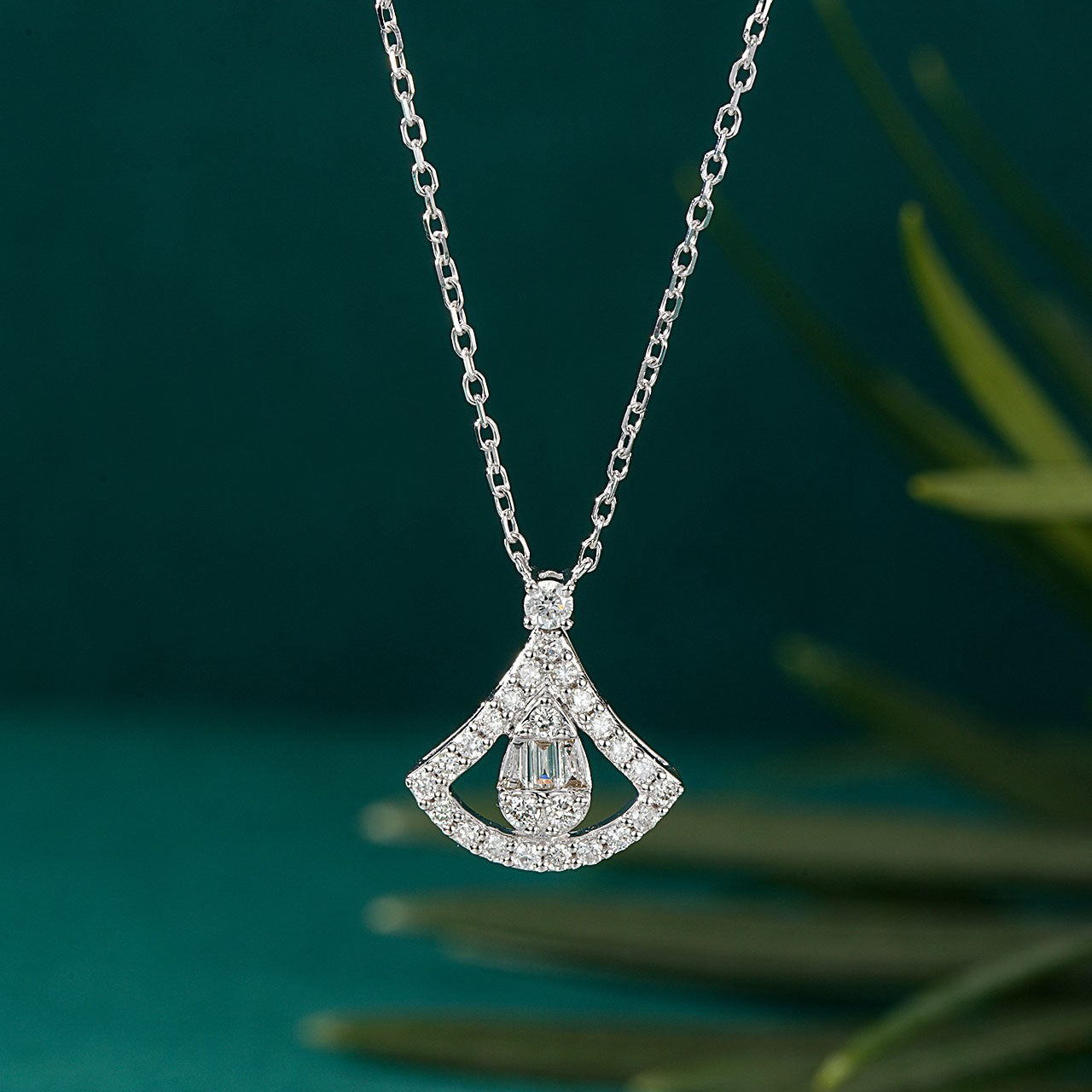 Water Droplets Illusion Diamond Pendant