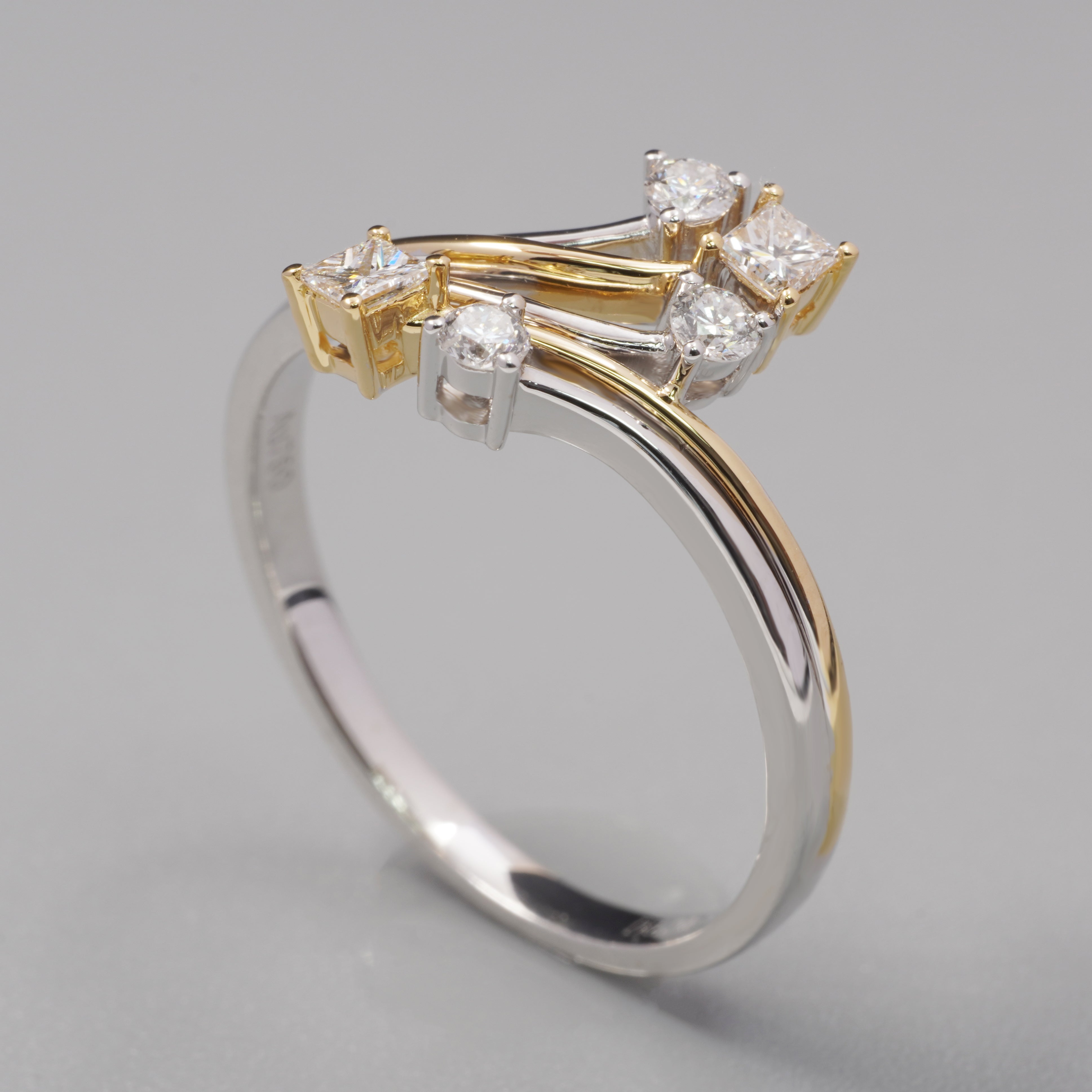 Round Mix Princess Cut Bi-Color Diamond Ring