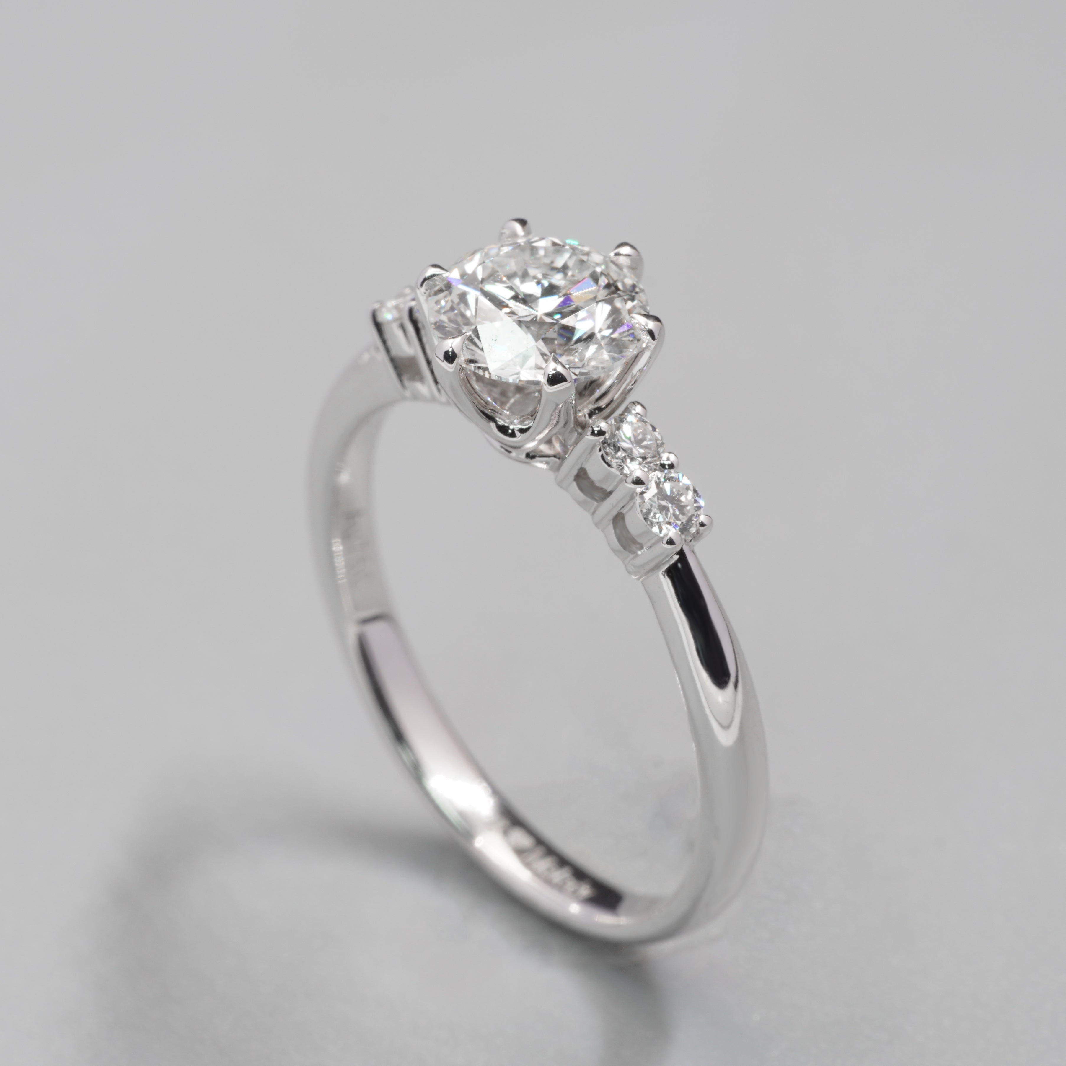 Six Prongs With Side Diamond Ring Setting