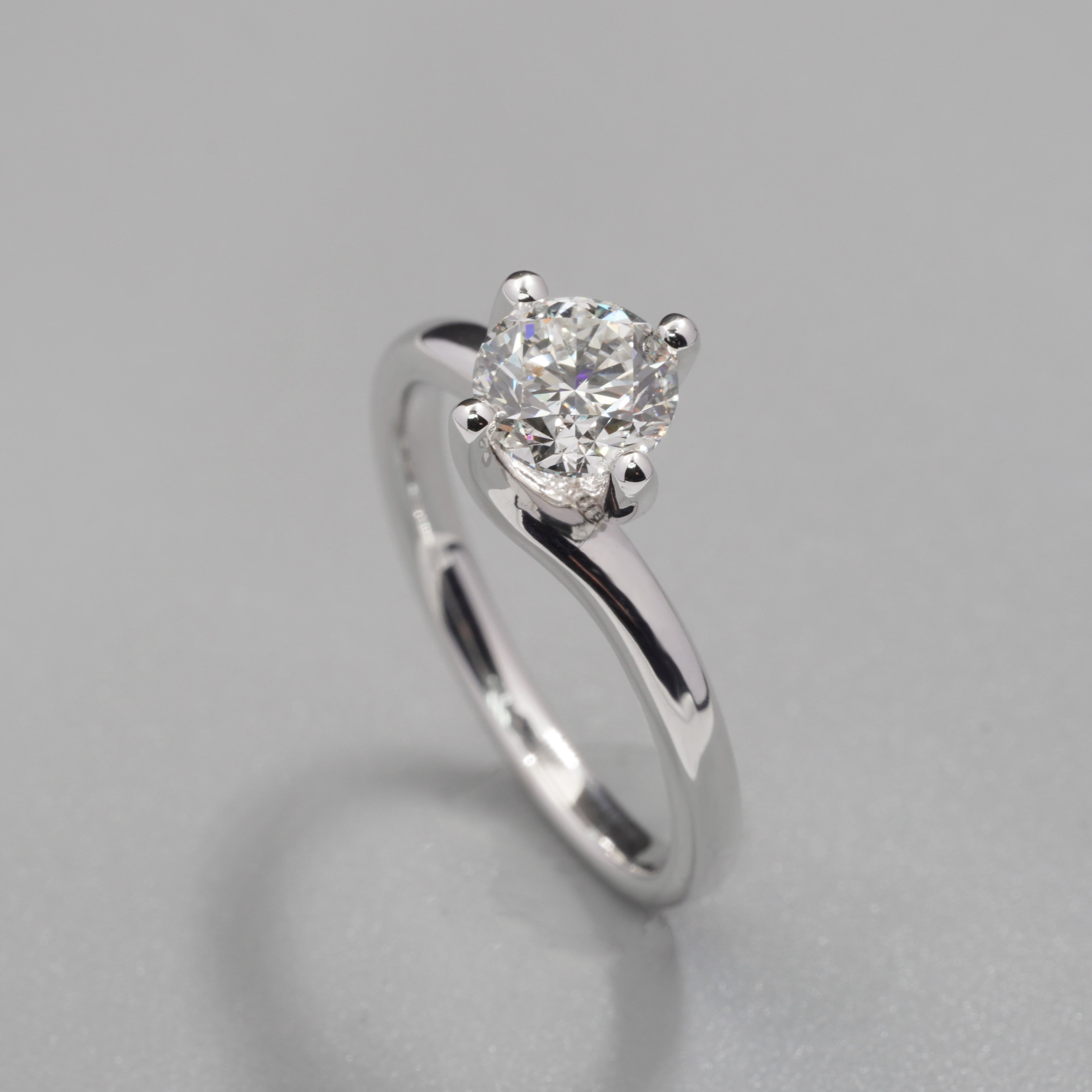 Twist Solitaire Diamond Ring Setting