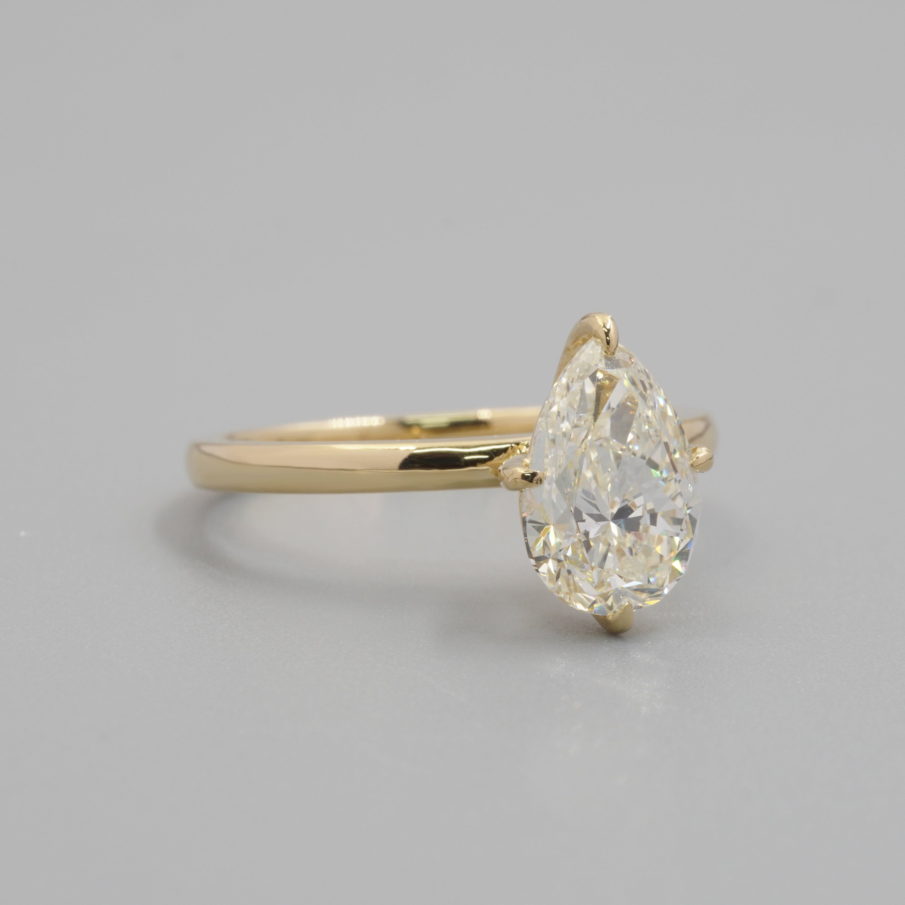 Pear Four Prongs Solitaire Ring Setting